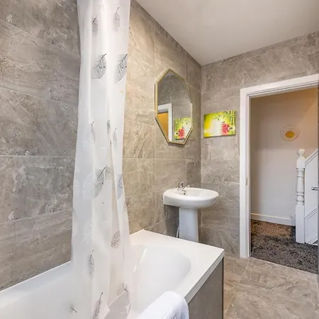 *rb12s* For Your Relaxed & Cosy + Free Parking + Free Fast Wifi * *