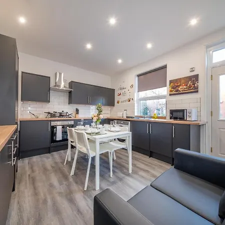 Homestay *rb12s* For Your Relaxed & Cosy + Free Parking + Free Fast Wifi * Leeds (West Yorkshire)