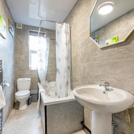 Проживание в семье *rb12s* For Your Relaxed & Cosy + Free Parking + Free Fast Wifi *