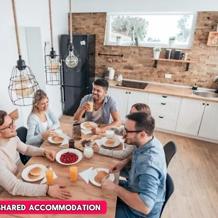 Проживання в сім'ї *rb12s* For Your Relaxed & Cosy + Free Parking + Free Fast Wifi * Лідс