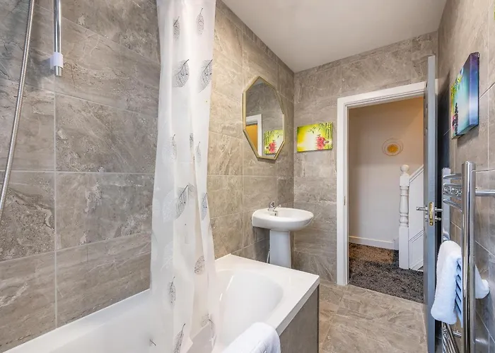 *rb12s* For Your Relaxed & Cosy + Free Parking + Free Fast Wifi * *