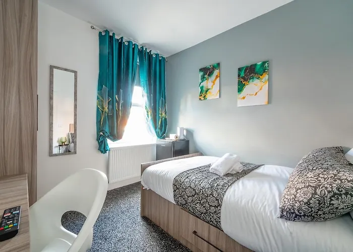 *rb12s* For Your Relaxed & Cosy + Free Parking + Free Fast Wifi * *