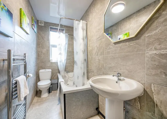 Quarto em Acomodações Particulares *rb12s* For Your Relaxed & Cosy + Free Parking + Free Fast Wifi *