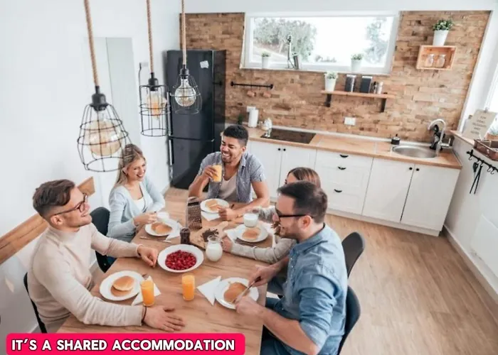 Homestay *rb12s* For Your Relaxed & Cosy + Free Parking + Free Fast Wifi * Leeds (West Yorkshire)